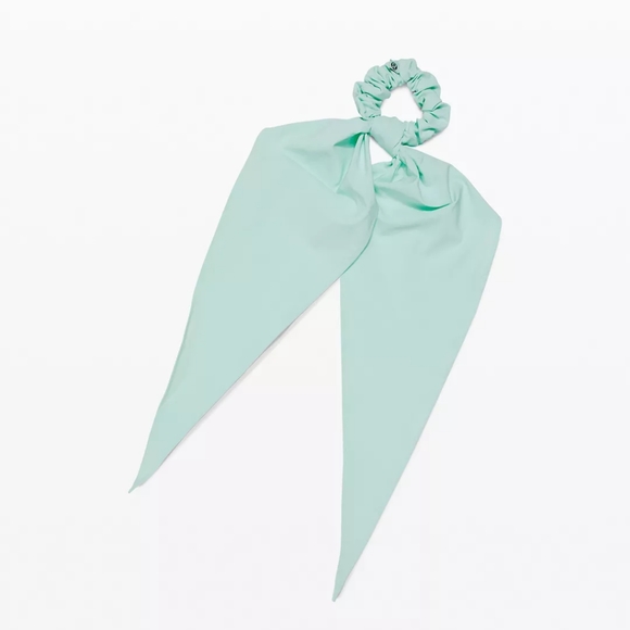 Lululemon uplifting scrunchie - Picture 2 of 3